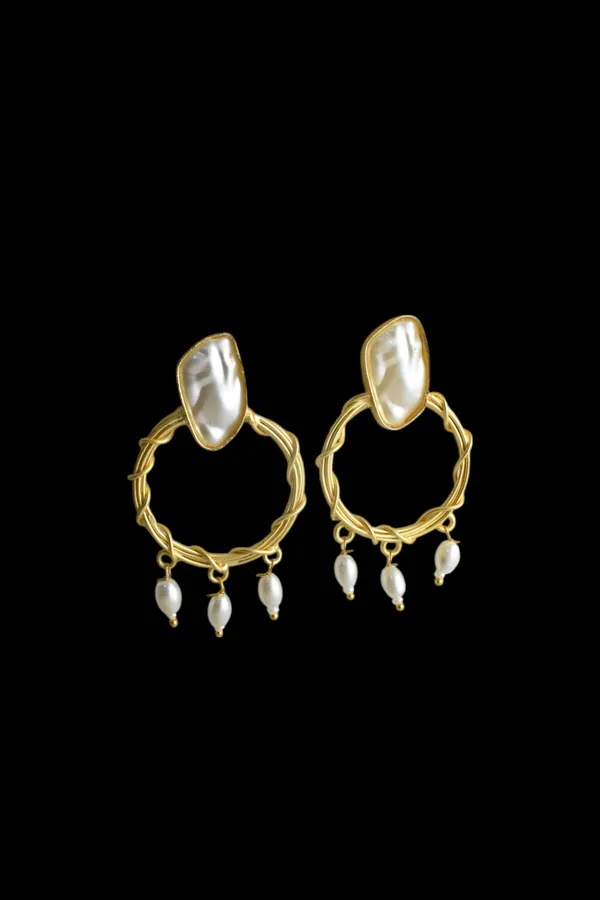 Trendy_Stylish_Light_Weight_Hand_Crafted_Brass_Earring_with_MOP