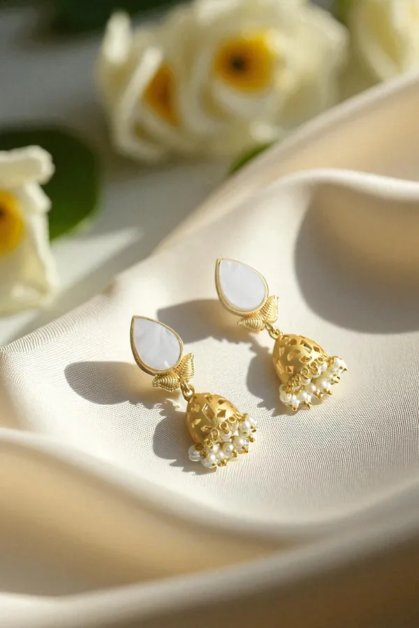 Trendy_Stylish_Light_Weight_Jhumki_Hand_Crafted_Brass_Earring_with_MOP