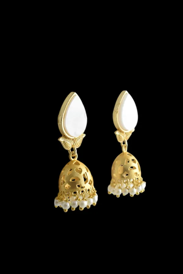Trendy_Stylish_Light_Weight_Jhumki_Hand_Crafted_Brass_Earring_with_MOP
