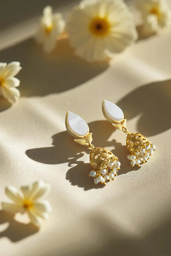 Trendy_Stylish_Light_Weight_Jhumki_Hand_Crafted_Brass_Earring_with_MOP