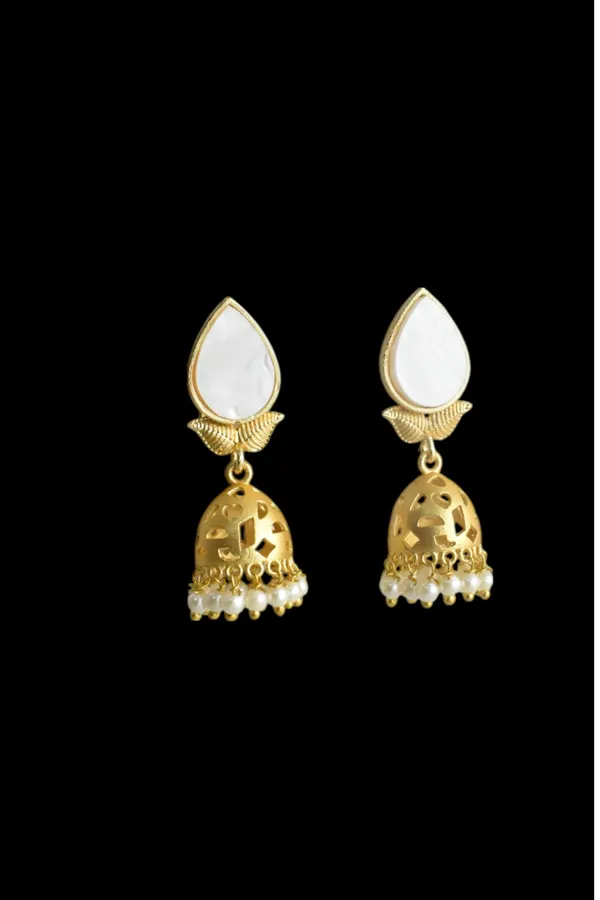 Trendy_Stylish_Light_Weight_Jhumki_Hand_Crafted_Brass_Earring_with_MOP