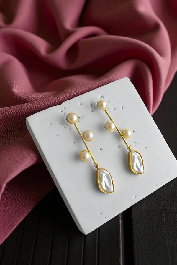 Trendy_Stylish_Light_Weight_Hand_Crafted_Brass_Earring_with_MOP