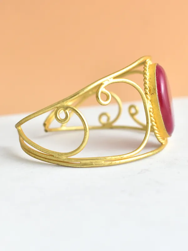 Trendy_handmade_Brass_Bracelet_with_Stone