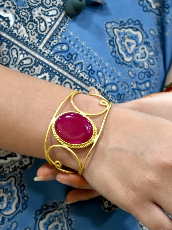 Trendy_handmade_Brass_Bracelet_with_Stone