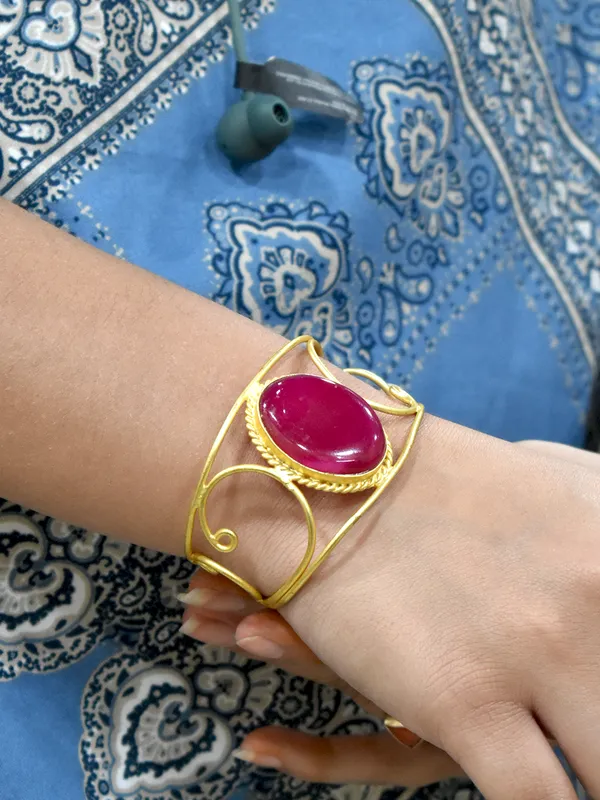 Trendy_handmade_Brass_Bracelet_with_Stone
