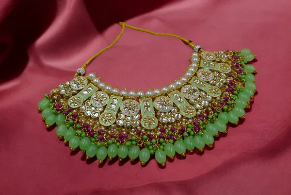 Choker_Necklace_Mint_Set_with_Maang_Tikka