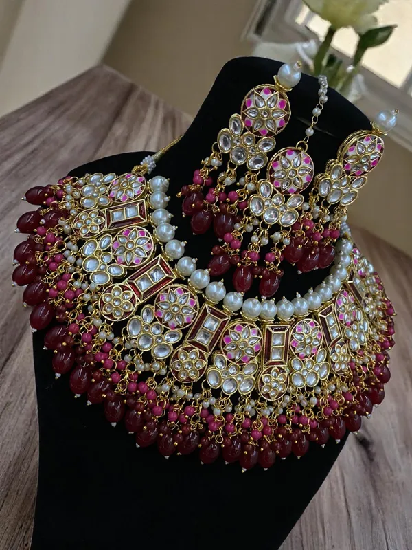 Unique_Designer_Meenakari_Hand_Made_Choker_Set_with_beautiful_Earring_and_Tikka