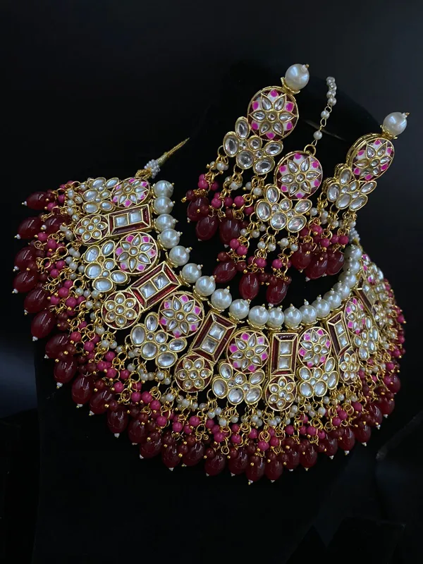 Unique_Designer_Meenakari_Hand_Made_Choker_Set_with_beautiful_Earring_and_Tikka