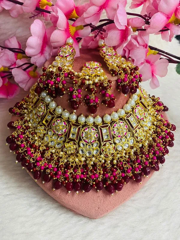 Unique_Designer_Meenakari_Hand_Made_Choker_Set_with_beautiful_Earring_and_Tikka