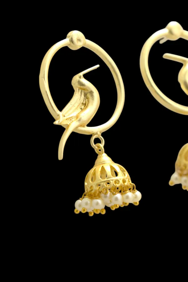 Unique_Golden_Grace_Earrings