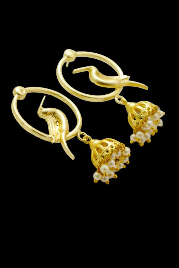 Unique_Golden_Grace_Earrings