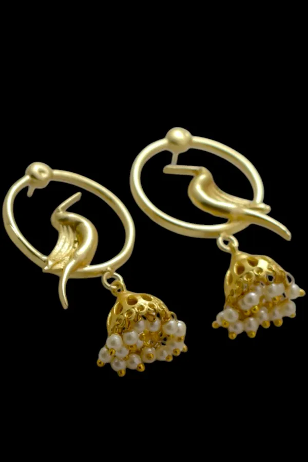 Unique_Golden_Grace_Earrings