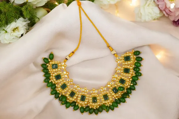 Unique_Green_Necklace_set_with_Maang_Tikka