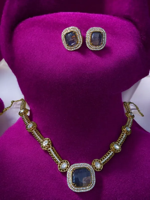Unique_Midnight_Majesty_Necklace