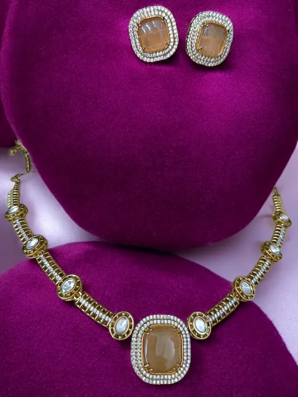 Unique_Peach_Perfection_Necklace