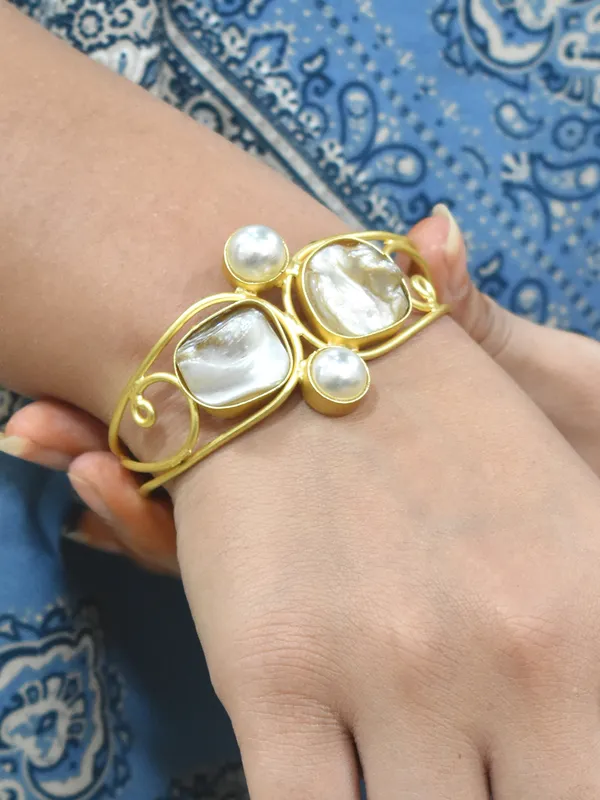 Unique_Pearl_Gold_Polished_Brass_made_Free_Size__Handmade_Bracelet