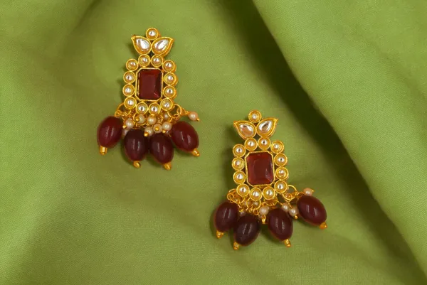 Unique_Red_Necklace_set_with_Maangtikka