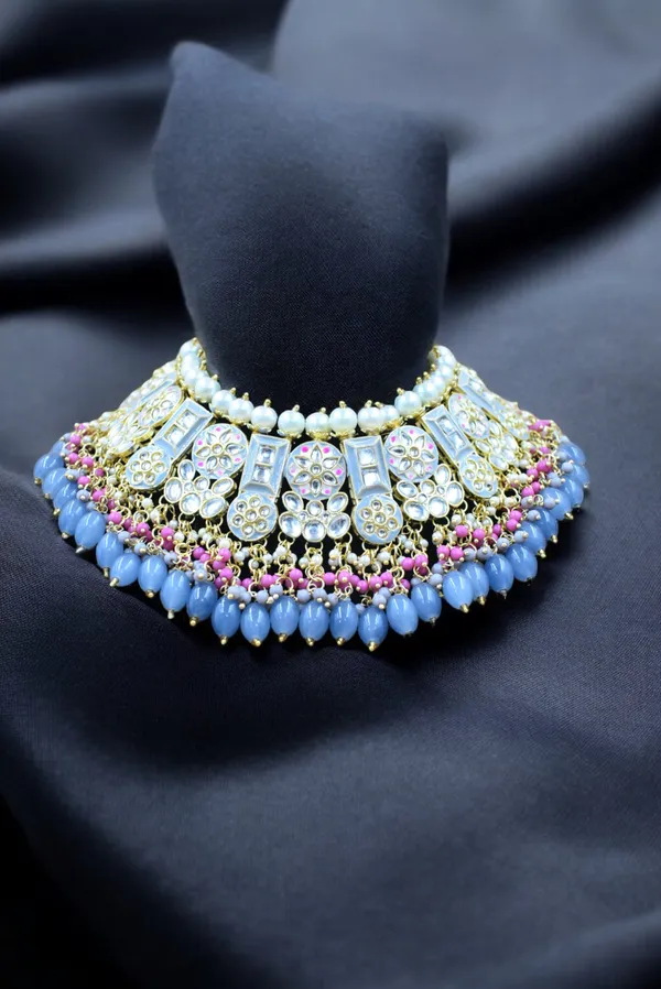 Grey_Choker_Necklace_Set_and_Earrings_with_Maang_Tikka
