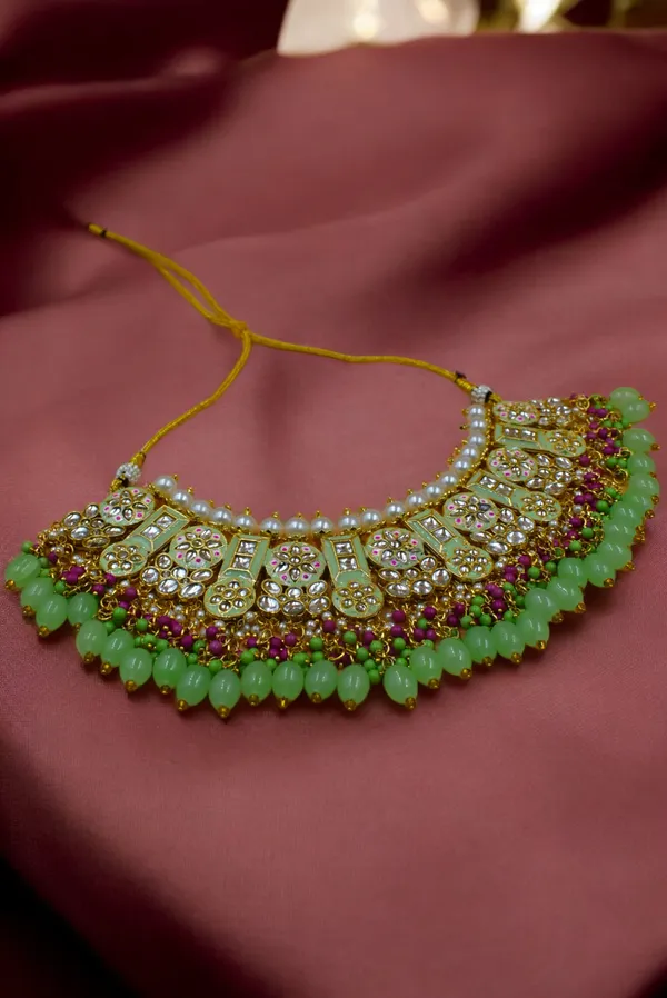 Quality_Mint_Choker_Necklace_Set_with_Maang_Tikka