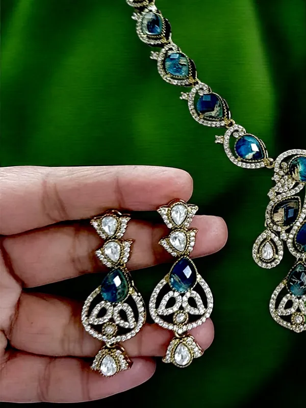 Premium_Quality_Blue_Stone_Product_with_Beautiful_Earring