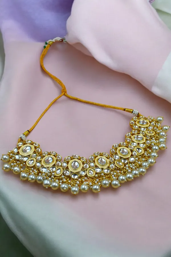 White_Necklace_Set_and_Earrings_with_Maang_Tikka