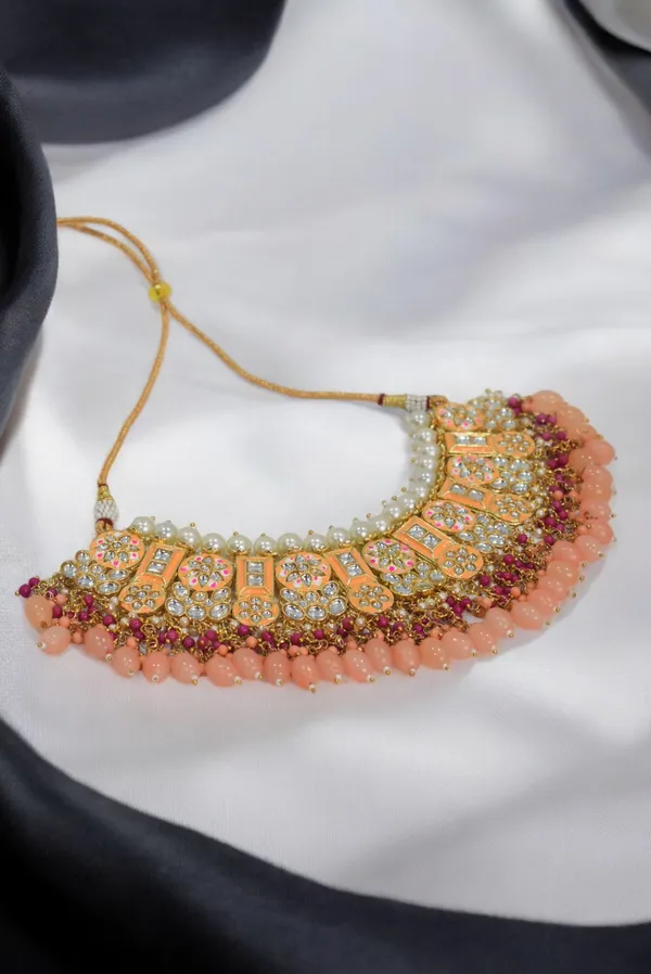 Choker_Peach_Necklace_Set_and_Earrings_with_Maang_Tikka