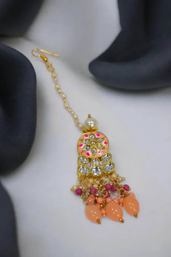 Choker_Peach_Necklace_Set_and_Earrings_with_Maang_Tikka