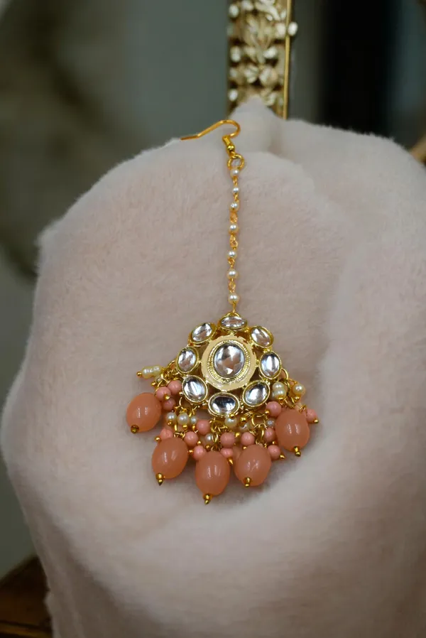Peach_Choker_Necklace_Set_and_Earrings_with_Maang_ikka