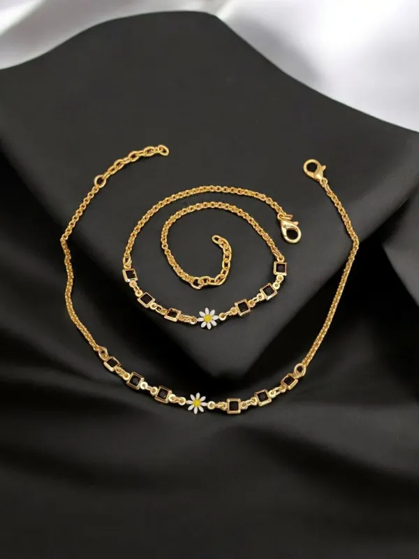 Charming_Daisy_&_Elegant_Black_Square_Anklet_Sets