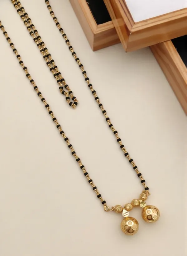 Traditional_Sphere_Charm_Mangalsutra