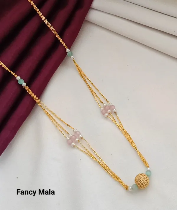 Delicate_Gold_Chain_Necklace_with_Floral_Bead_Accents