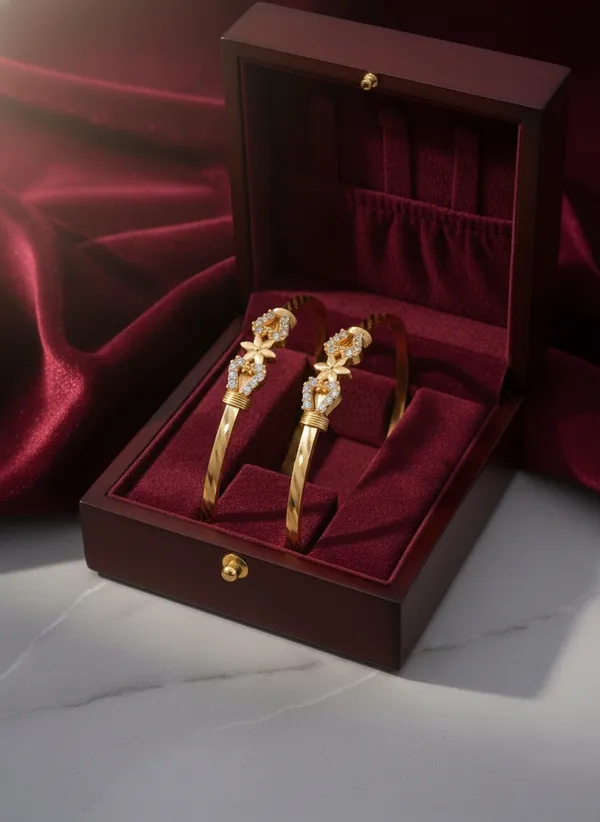 Dual-Tone_Floral_Accent_Gold-Plated_Bangle_Set