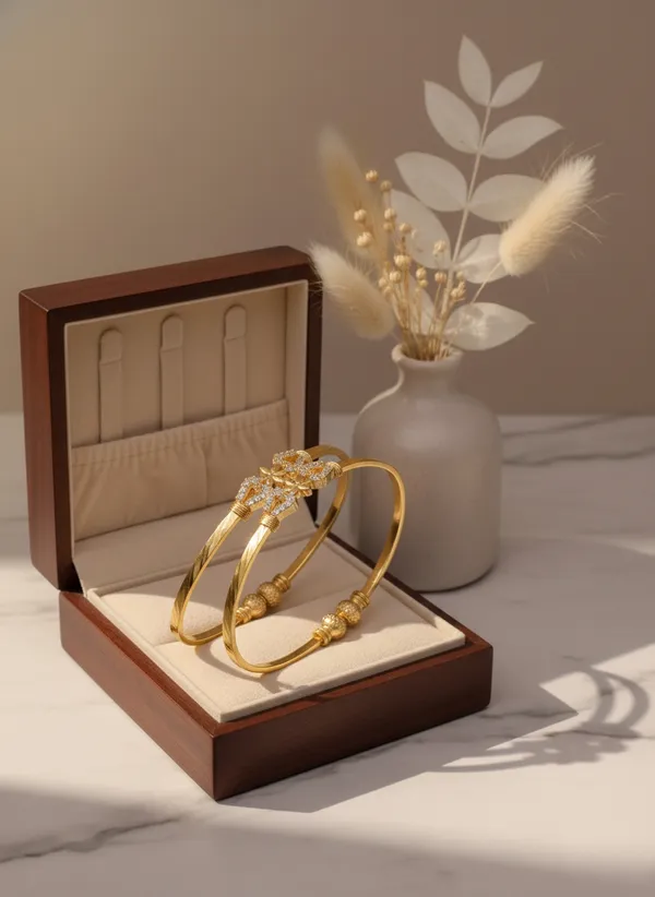 Dual-Tone_Floral_Accent_Gold-Plated_Bangle_Set