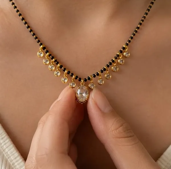 Elegant_Black_Beaded_Mangalsutra_with_Crystal_Drop_Pendant_|_VIHAL_JEWELLERY