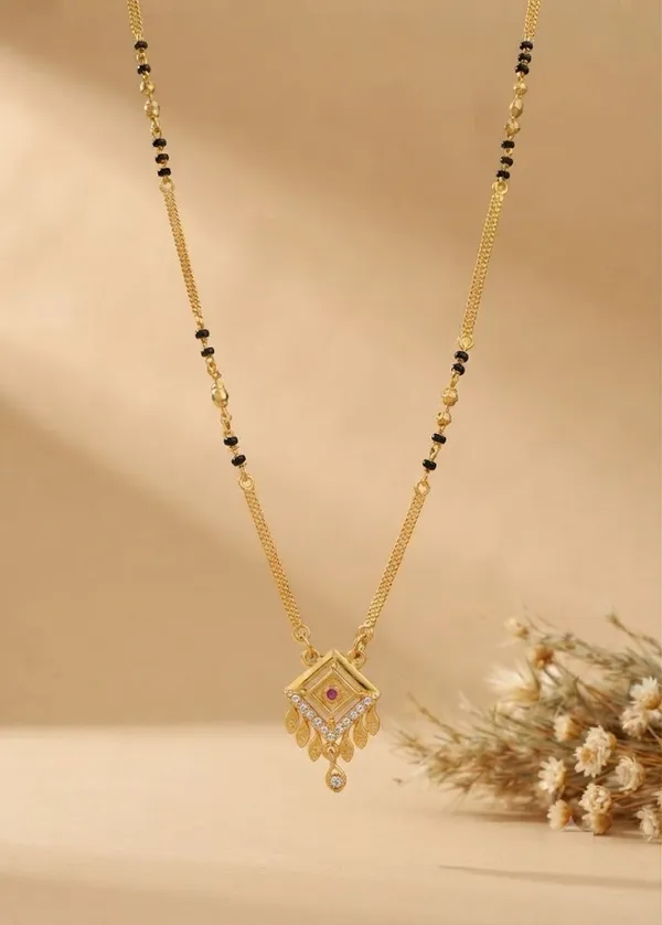 Elegant_Geometric_Square_Pendant_Gold-Plated_Mangalsutra