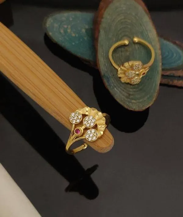 Elegant_Gold-Plated_Adjustable_Ring_with_White_Crystals_and_Red_Gemstone
