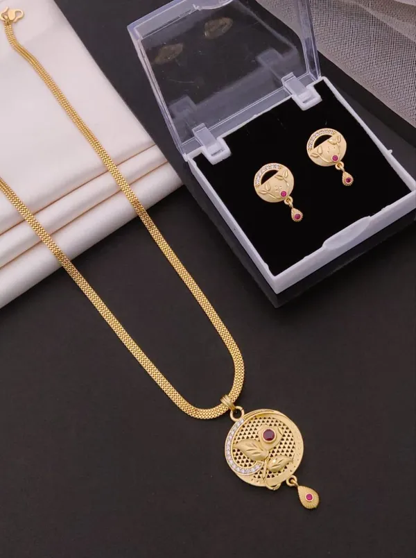 Elegant_Gold-Plated_Floral_Ruby_Pendant_&_Earring_Set_with_Designer_Mesh_Chain