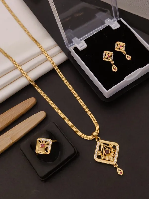 Elegant_Gold-Plated_Floral_Square_Jewelry_Set
