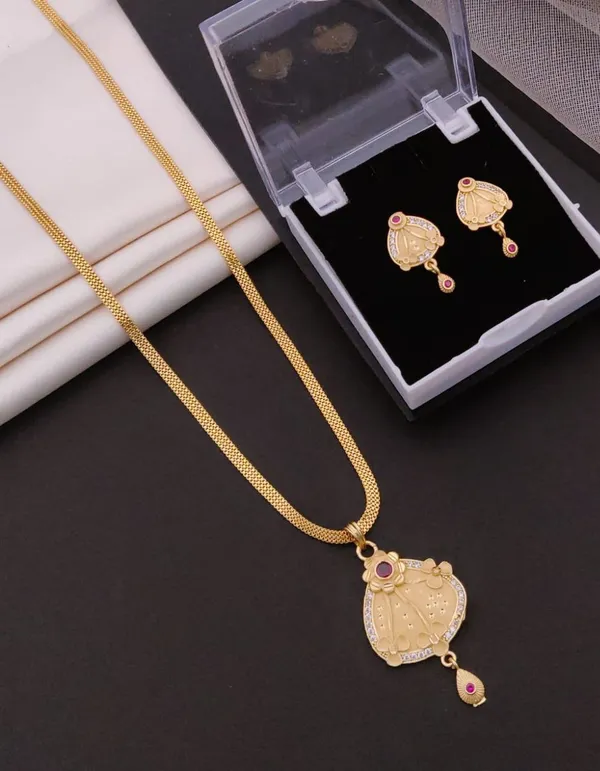Elegant_Gold-Plated_Ruby_Stone_Pendant_&_Earring_Combo_Set_for_Women