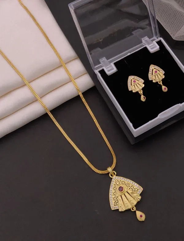Exquisite_Gold-Plated_Fan-Shaped_Pendant_Set_with_Ruby_and_CZ_Stones