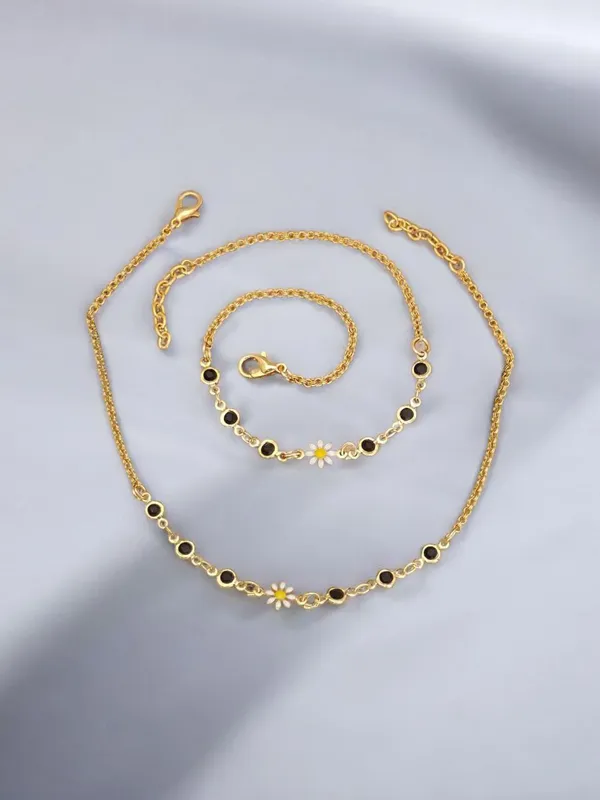Gold_Daisy_Charm_Anklet_with_Black_Gemstones