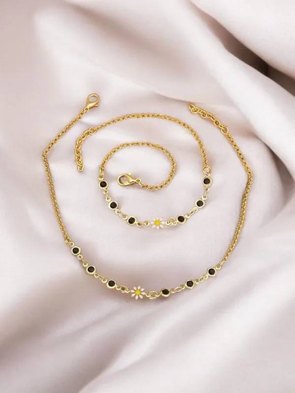 Gold_Daisy_Charm_Anklet_with_Black_Gemstones