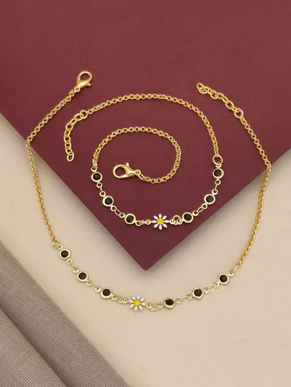 Gold_Daisy_Charm_Anklet_with_Black_Gemstones