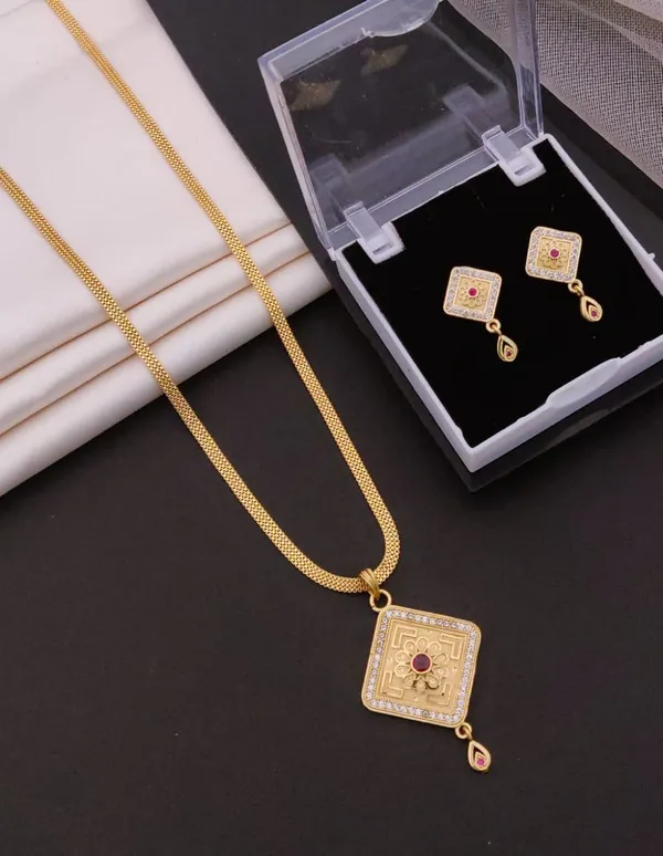 Gold_Plated_Diamond-Shape_Pendant_Set_with_Ruby_Red_Stone_&_American_Diamond_Border