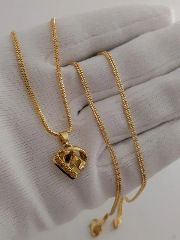 Gold-Plated_Dotted_Box_Chain_with_Abstract_Heart_Pendant