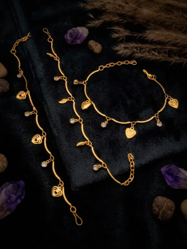 Gold-Plated_Heart_&_Leaf_Charm_Bracelet_Set_–_Delicate_Dangle_Link_Jewelry