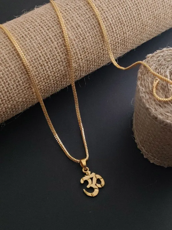 Gold-Plated_"Om"_Pendant_with_Dotted_Chain