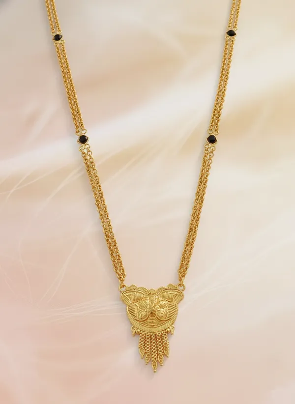 Gold_Traditional_Long-Chain_Necklace_with_Filigree_Pendant