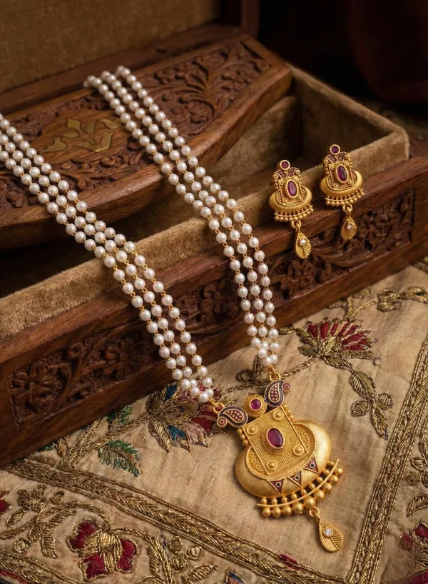 Matte_Gold_Finish_Long_Necklace_Set_with_Ruby-Toned_Accents