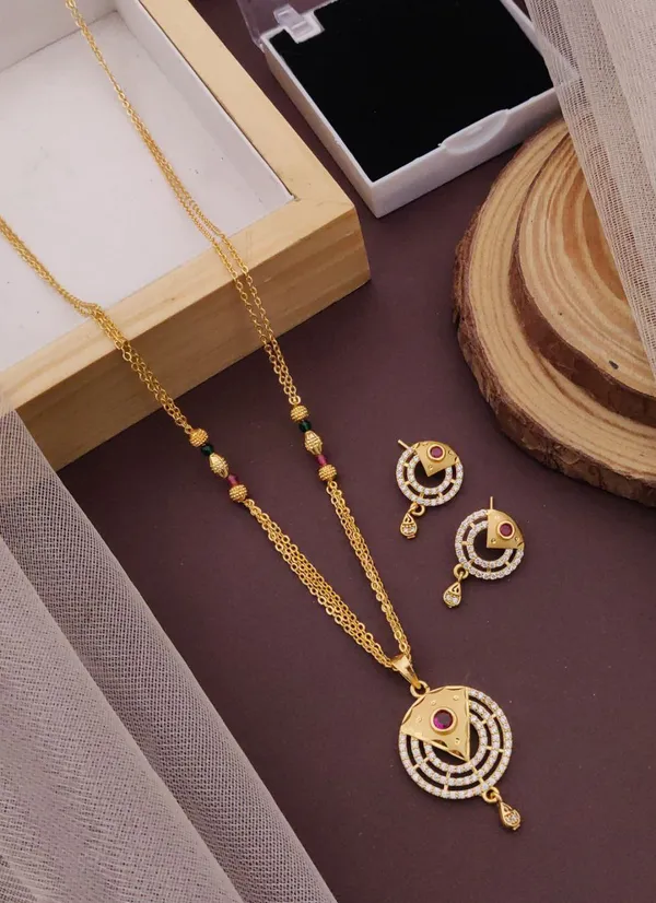 Micro_Gold_Plated_Chain_Pendant_Set_with_elegant_earrings_set